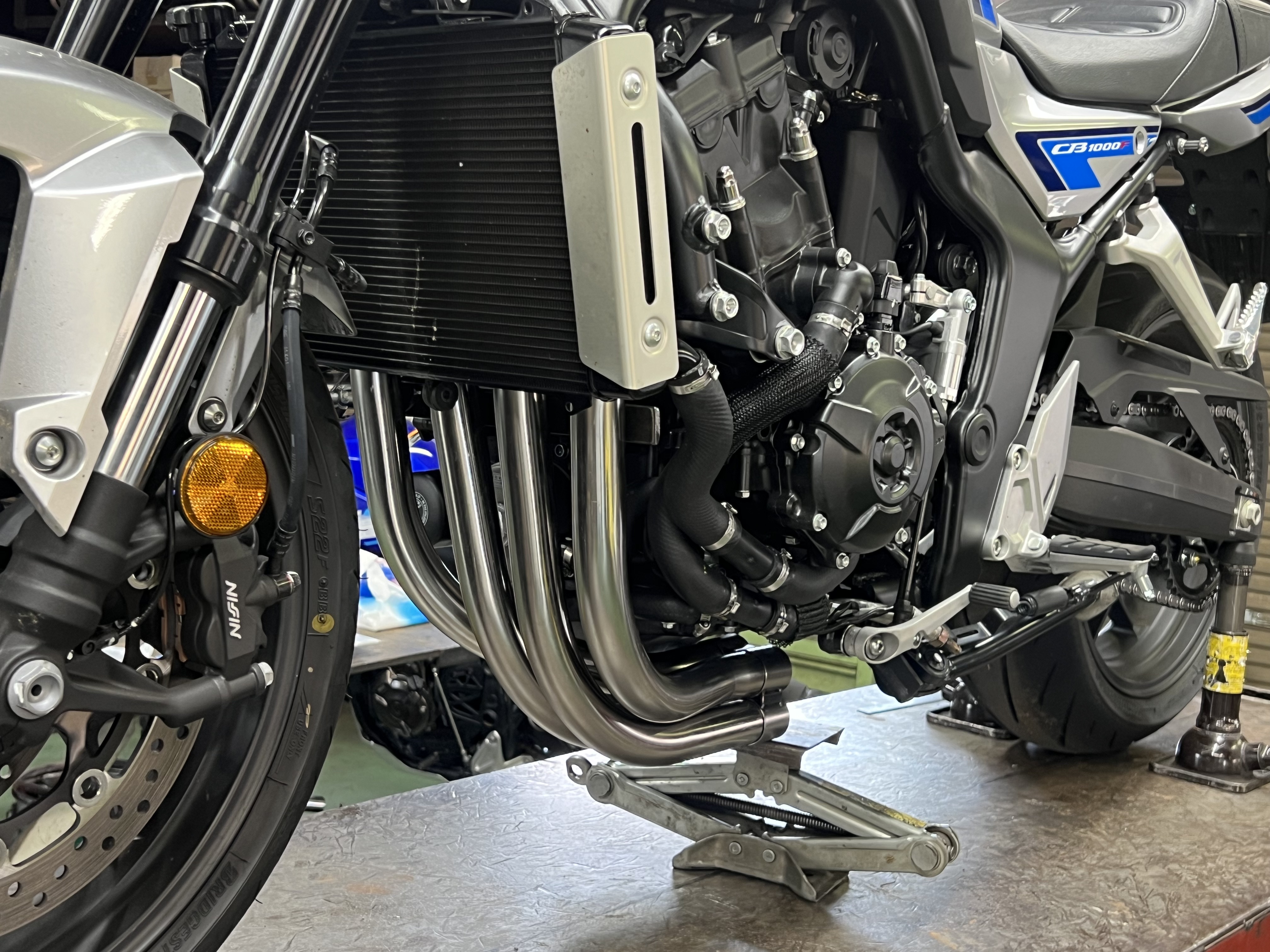 cb1000f_pbfull_0200.jpg title=