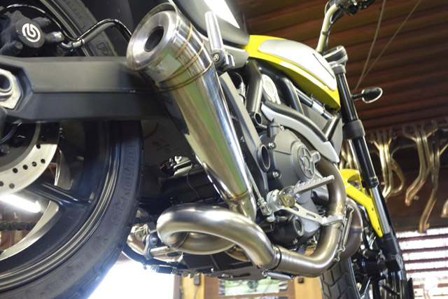 DUCATI SCRAMLER | 忠さんが陣頭指揮をとってマフラーを開発して