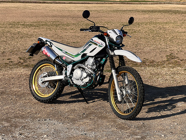 border= sellow25018_desertbox_0500.jpg