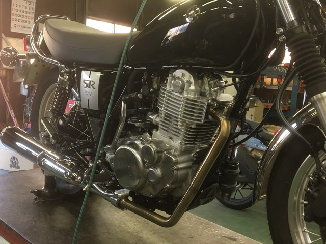 2018- SR400｜POWERBOX パイプ（インナーBOXタイプ）ソリッド